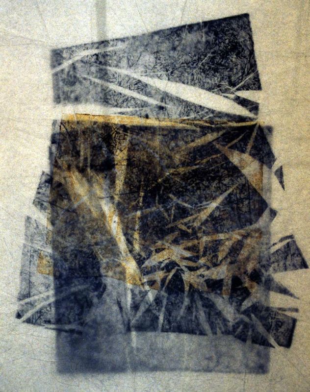 Huellas de Luz # 4, 2004. Monotipia y calcografía sobre papel de pergamino. 56 cms x 45 cms