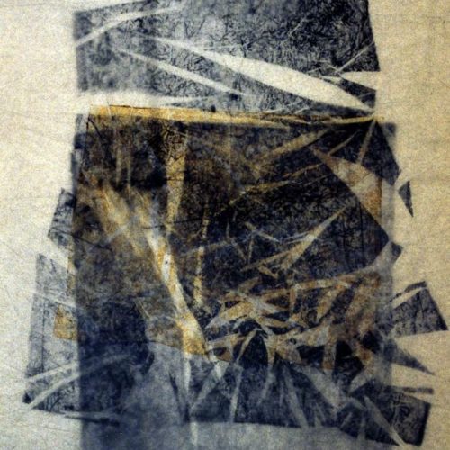 Huellas de Luz # 4, 2004. Monotipia y calcografía sobre papel de pergamino. 56 cms x 45 cms